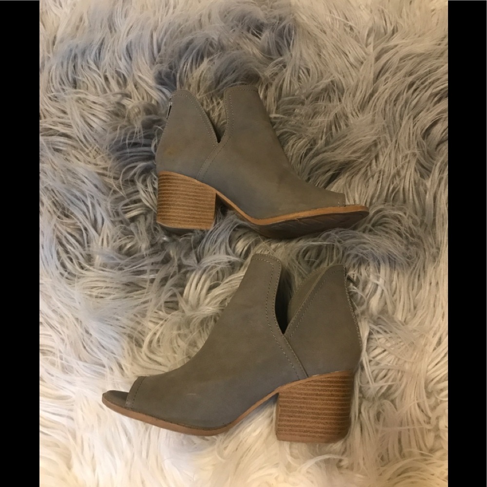 VICI 6.5 ankle bootie